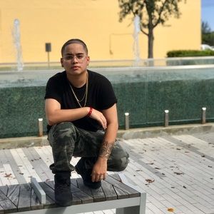 Meet your Posher, Eli